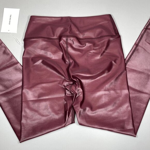 NEW THE NOLI SHOP Liquid Leggings Pinot Gloss Size M Lightweight Shine Pants - Picture 2 of 6